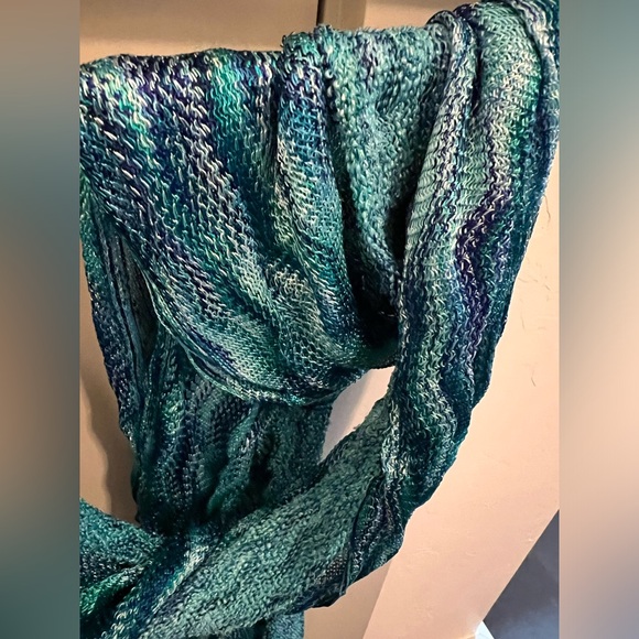 WHBM Scarf - Picture 4 of 5